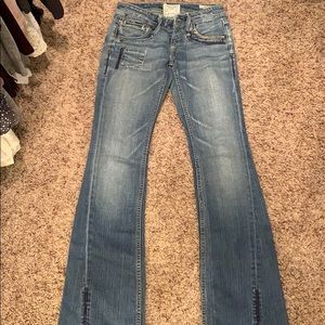 Jeans/Courtney taverniti